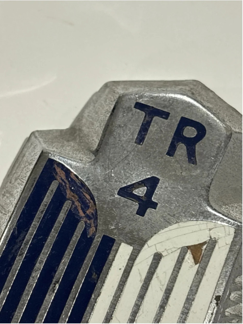 Triumph TR4 Bonnet Badge Shield Emblem Blue Cream Fits 1961-1965 UK 705950